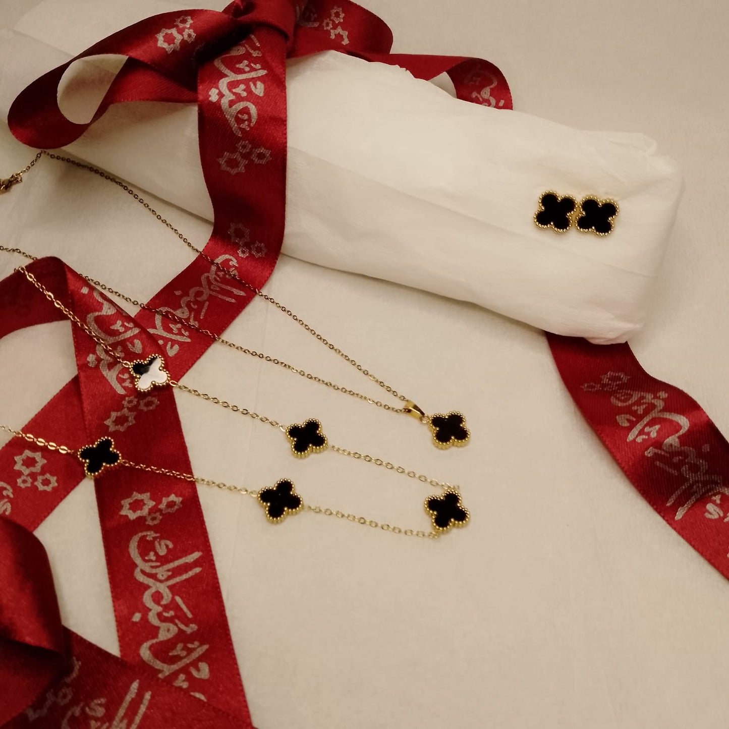 Clover Leaf Set with Dual Chain