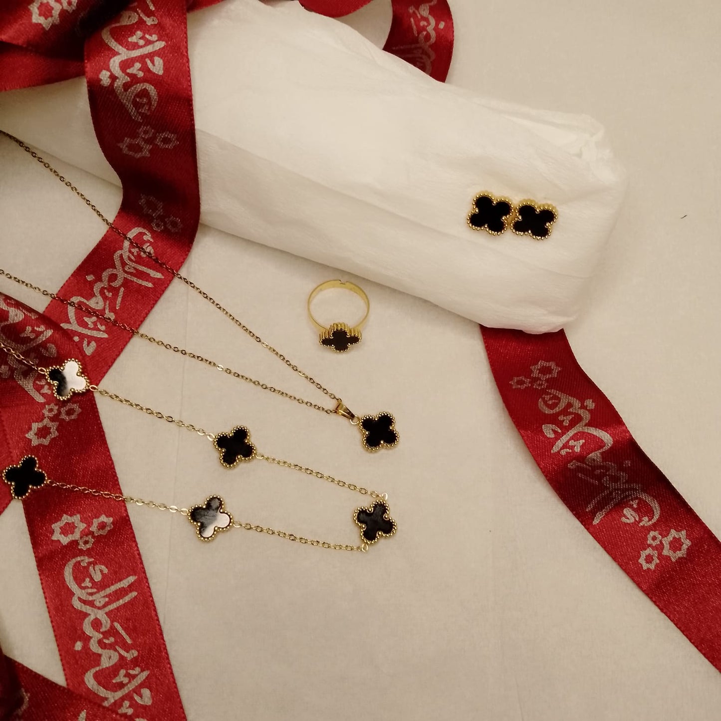 Clover Leaf Set with Dual Chain