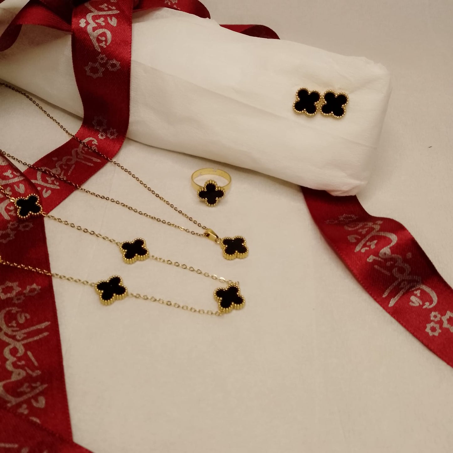 Clover Leaf Set with Dual Chain