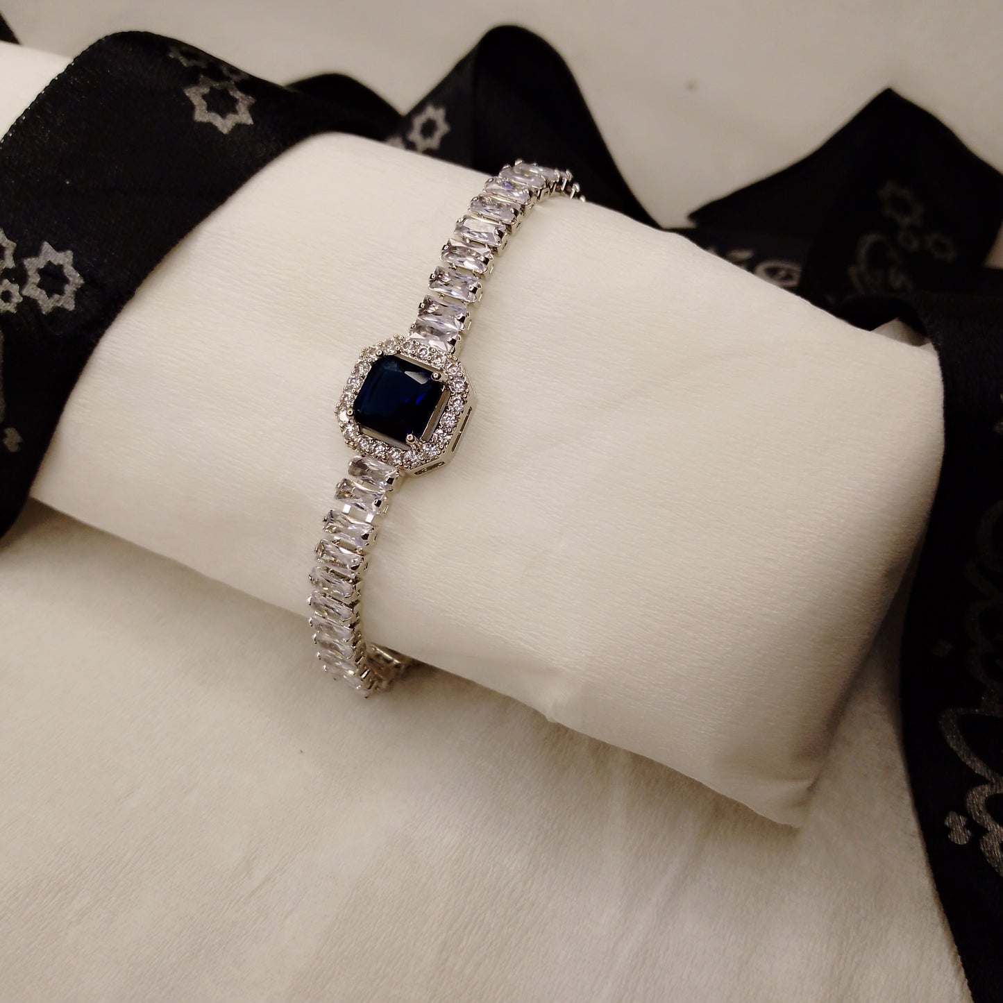 Zarcoon silver and blue bracelet