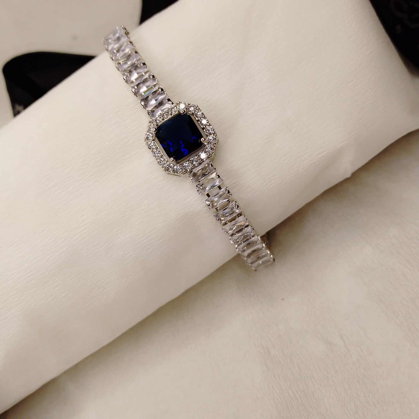 Zarcoon silver and blue bracelet