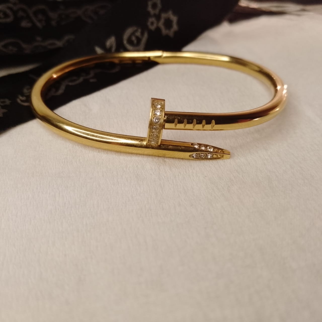 Golden Nail Handcuff
