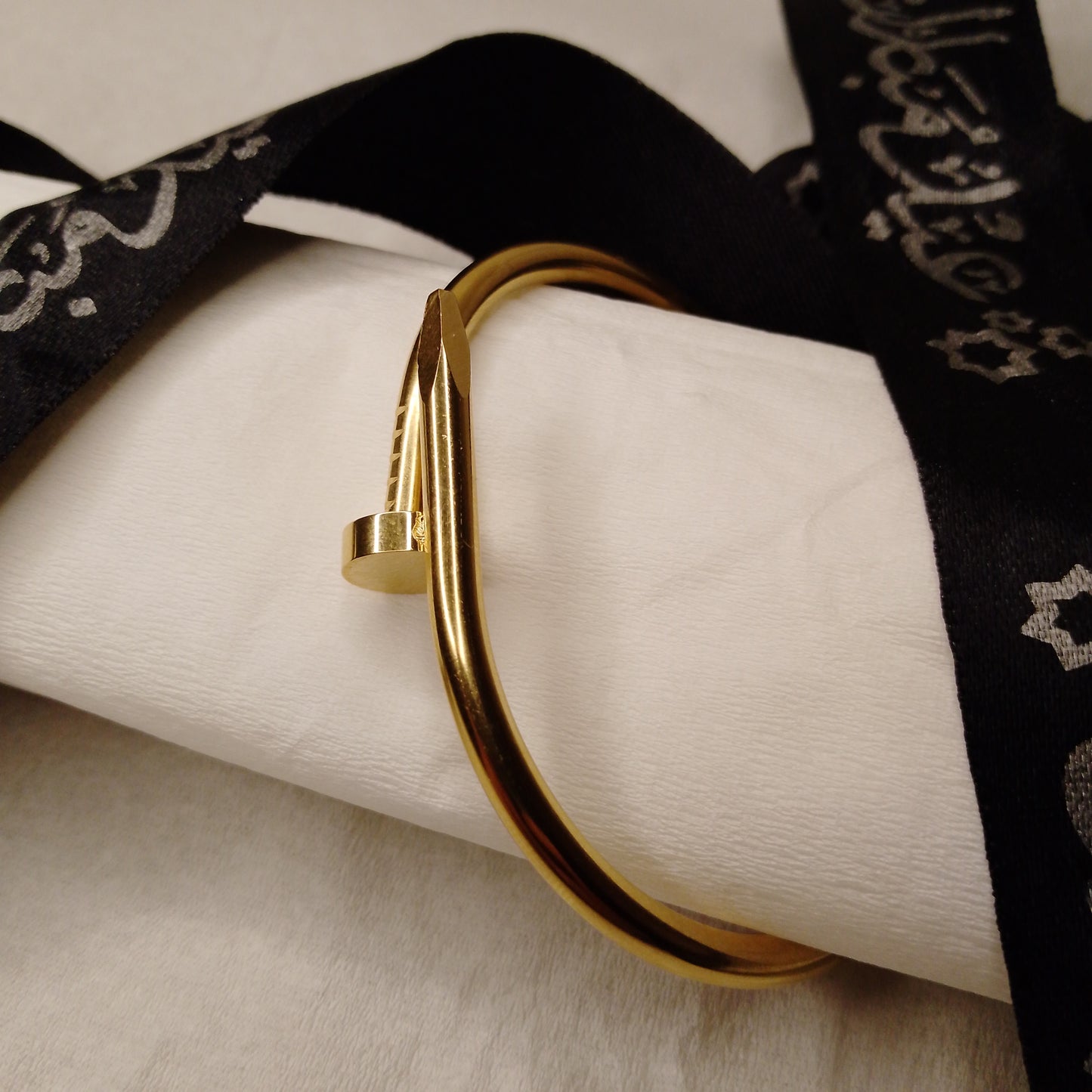 Golden simple nail style handcuff